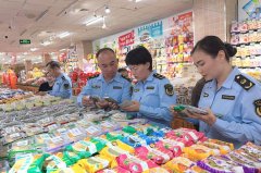 实地参不雅了保健食物科普角；紧扣宣传周